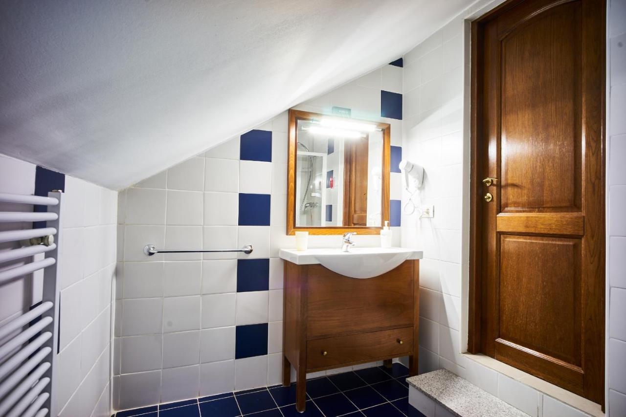 Cozy Attic Room V Бухарест Экстерьер фото
